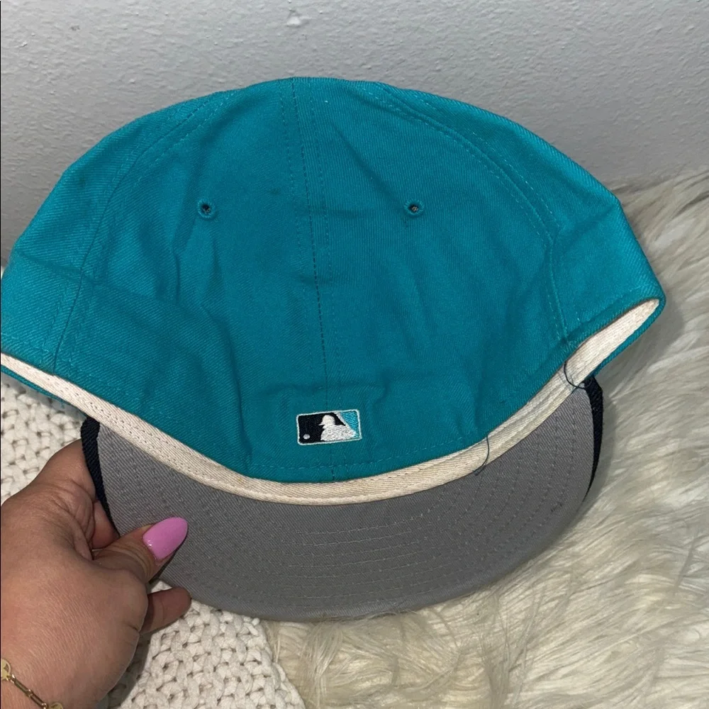 Vintage New Era Teal and Black Marlins Cap - Picture 6 of 8